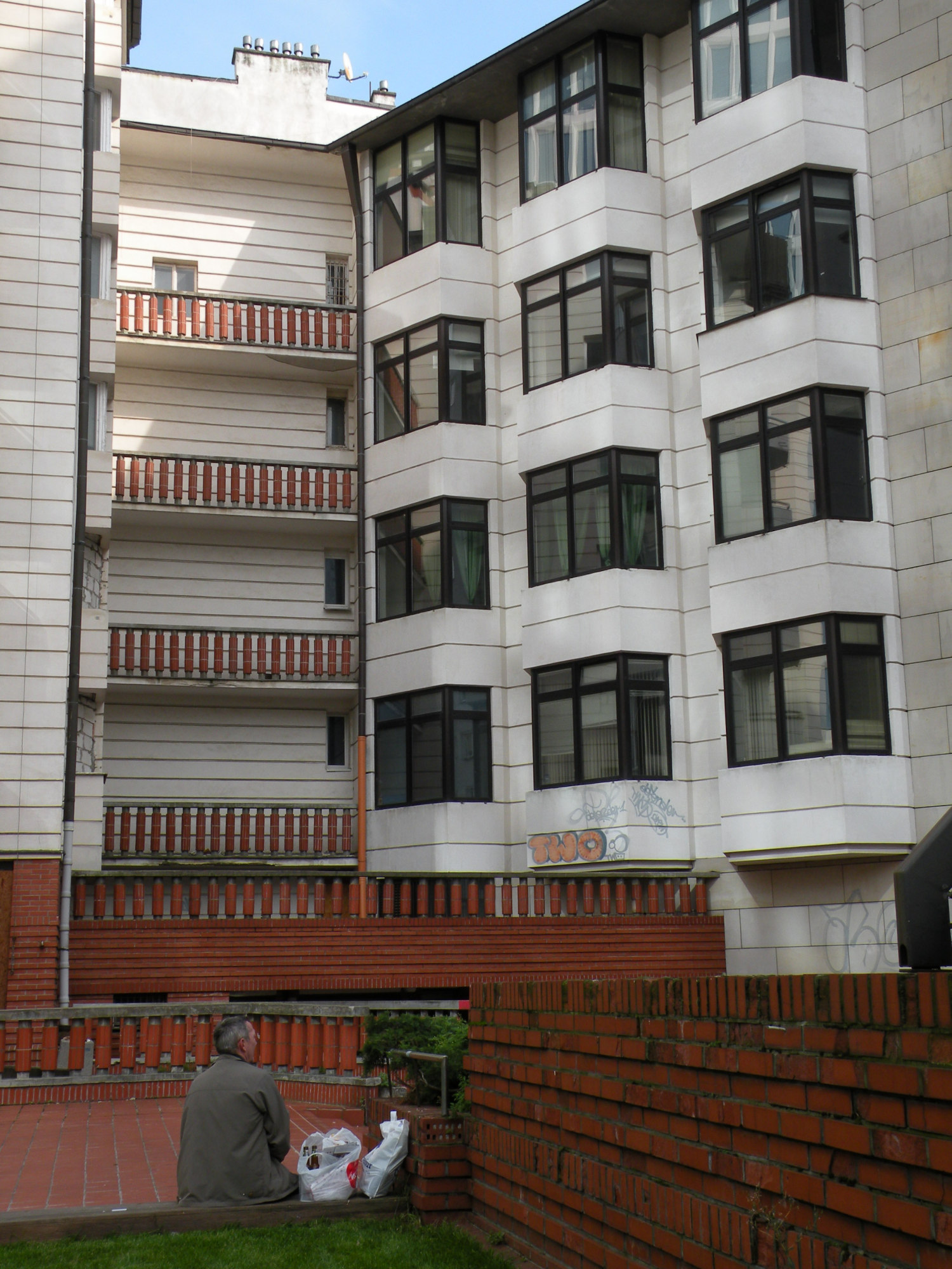 Zdjęcie architektury budynku Siedziba Dyrekcji Eksploatacji Cystern CPN